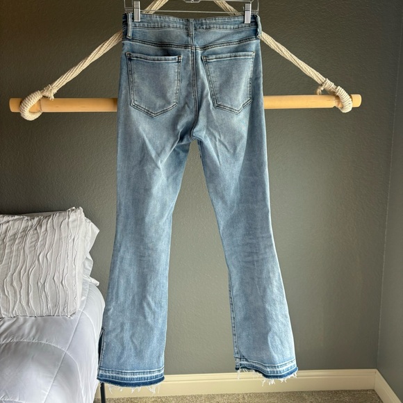 Kut from Kloth Stella High rise Flare Side Slit Jean Size: 2 - Picture 7 of 7